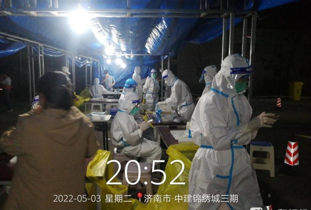 產(chǎn)發(fā)戰(zhàn)疫 |“金鐘大白”同心同行，筑牢社區(qū)疫情防控安全