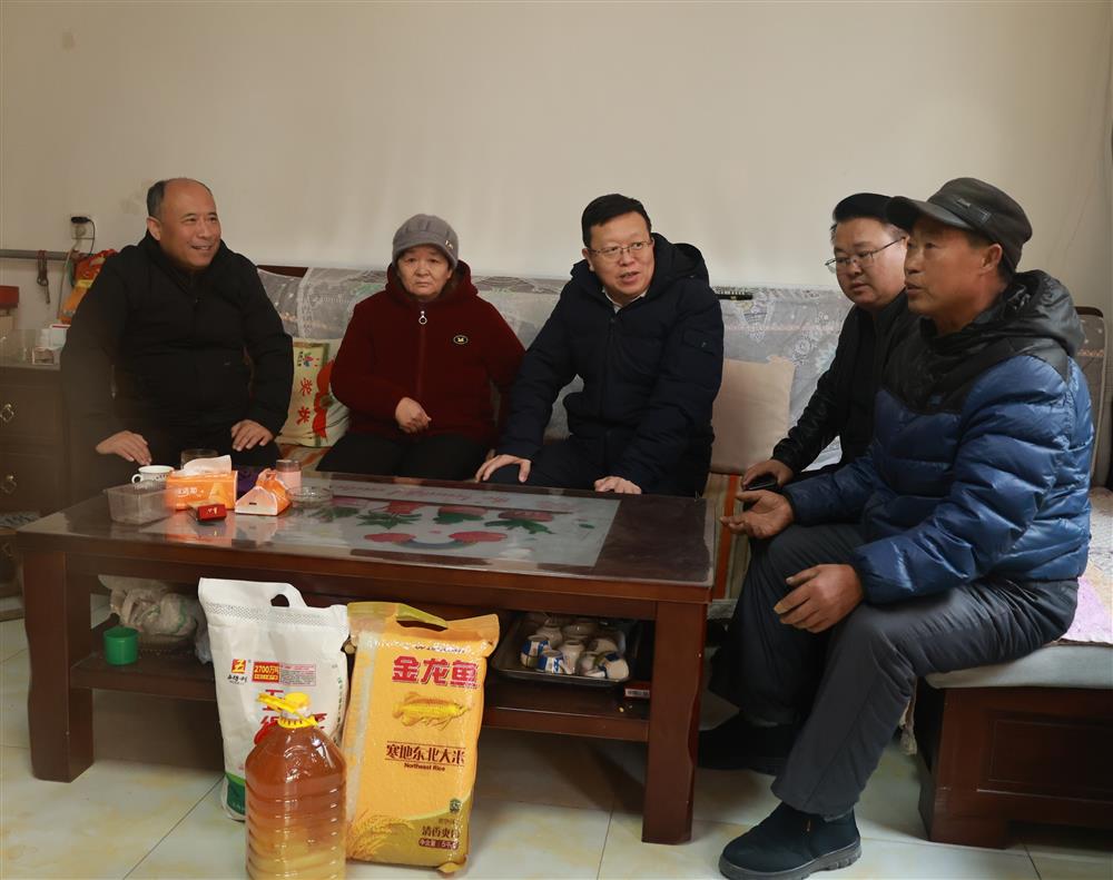 新春送溫暖 幫扶顯擔(dān)當(dāng)！ 濟(jì)南產(chǎn)發(fā)集團(tuán)走訪慰問“第一書記”幫扶村